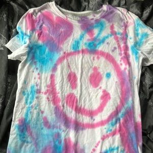 𝐓𝐢𝐞-𝐝𝐲𝐞 𝐬𝐦𝐢𝐥𝐞𝐲 𝐟𝐚𝐜𝐞 𝐭𝐞𝐞